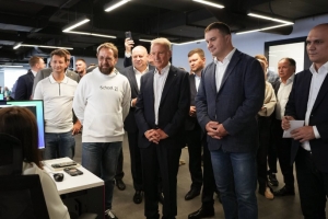 Герман Греф и Виталий Хоценко открыли уникальную «Школу 21» в Омске