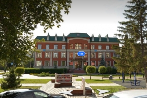 Бывшее здание банка рядом с омским СКК имени Блинова продали за 169 миллионов