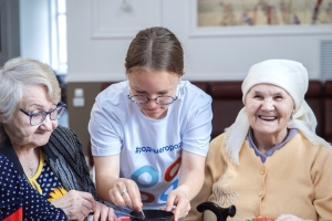 «Газпромнефть-СМ» провела волонтерскую акцию в Таврическом Доме-интернате для пожилых