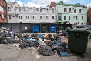 Омские бизнесмены устроили свалку в центре: им грозят штрафы