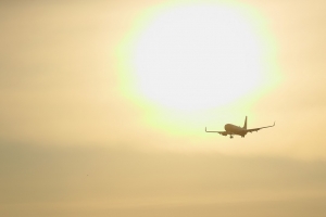 Из-за атак беспилотников в Омске задержали несколько рейсов в Сочи