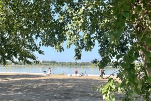 Благоустройство Центрального пляжа в Омске обещают завершить к концу сентября: что осталось сделать