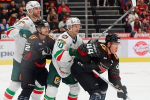 Омский «Авангард» разгромил на выезде казанский «Ак Барс»