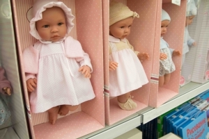 В районах Омской области за сентябрь родилось всего 60 детей