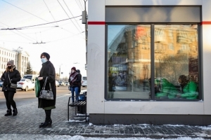 В Омске возбудили уголовное дело на подростка, разгромившего остановку