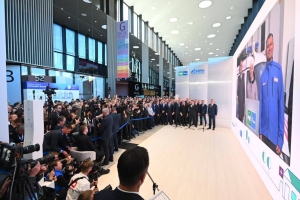 Виталий Хоценко рассказал на Петербургском форуме о газификации в Омской области