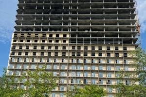 В Омске практически на четверть упали продажи квартир