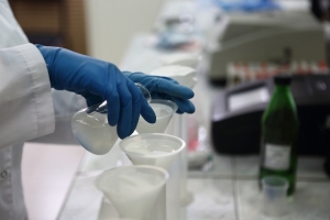 Листерию и сальмонеллу обнаружили в мясной продукции Омской области