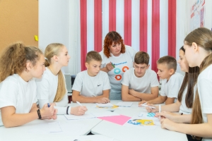 Омский НПЗ создал комфортное пространство для творческого развития детей