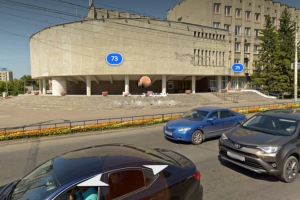 Фасад на здании администрации в центре Омска сдали бизнесмену из Башкортостана: он установит там огромный видеоэкран