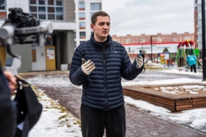 Бумага в дело! «Новые люди» превращают макулатуру в новые аллеи 