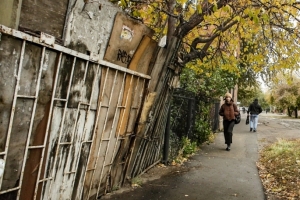 Бастрыкин затребовал доклад по делу об аварийном бараке, в котором живет семья из Омска 