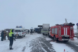 Из-за массовой аварии на трассе Омск-Тюмень образовалась 10-километровая пробка