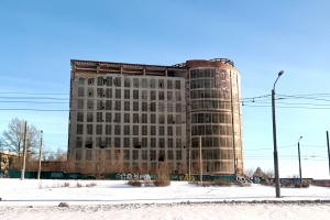 В Омске за 132 млн рублей продают недостроенный отель у Телецентра