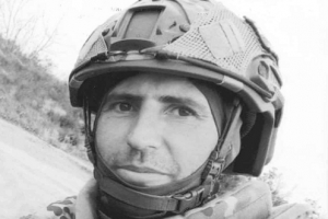 «Был хорошим отцом»: в Омской области простились с чемпионом района по хоккею