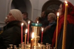 Вифлеемский огонь прибыл в Омск: где взять частицу священного света