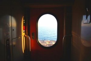 Поезд из Крыма в Омск опаздывает на 4 часа