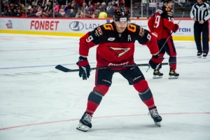 «Авангард» вырвал победу у «Автомобилиста» в овертайме