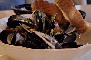 В Омске вновь перенесли открытие ресторана «Мидийное место»