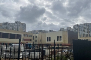 В Омске наконец ввели в эксплуатацию школу в микрорайоне «Серебряный берег»