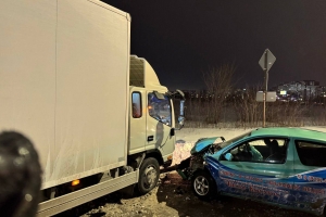 Четыре ребенка пострадали в тройном ДТП на улице 70 лет Октября в Омске