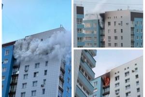 Пожар в омских Кузьминках мог начаться из-за жарки блинов —  на кухне загорелся натяжной потолок