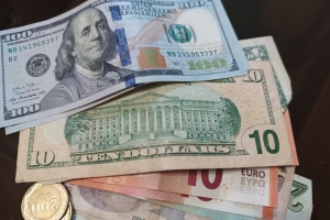 В ВТБ прогнозируют укрепление курса доллара в I квартале