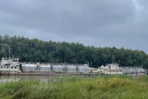 В Омске компанию обязали освободить акваторию Иртыша от танкеров