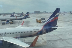 Из-за сильного тумана пять самолетов не смогли приземлиться в Омске