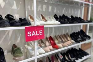 Омские власти назвали ответственных за замену бизнесом англоязычных вывесок 