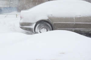 Прокуратура внесла представление руководству омского УДХБ за снег на дорогах и тротуарах