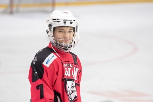 Омские спортсменки приняли участие в хоккейном турнире «Жемчужный конёк»