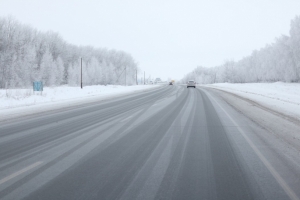«Стоим два часа»: пассажирский автобус сломался ночью на омской трассе - соцсети