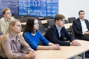 «Газпром нефть» помогает в подготовке кадров для нефтехимической отрасли