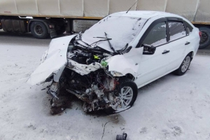 На Левобережье Омска столкнулись пять легковых машин: есть пострадавшие