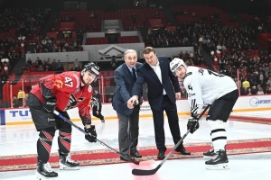 Виталий Хоценко открыл обновленный легендарный СКК имени Виктора Блинова в Омске