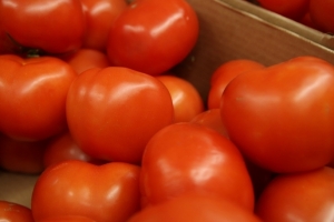 Сыр без документов, томаты с вирусом: что не пустили в Омскую область в марте 2026 года