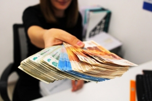 ВТБ: Женщины чаще становятся доверенными лицами для защиты банковских операций родственников в онлайн