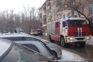 В пятиэтажном доме в Советском округе Омска сгорела квартира