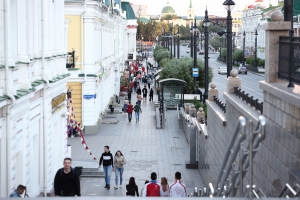 В центре Омска обнаружили незаконные вывески на иностранном языке