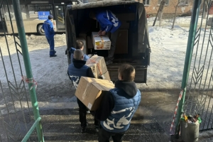 «Единая Россия» продолжает помогать омичам переезжать из аварийного дома