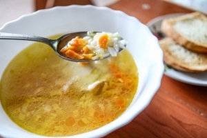 Омских школьников кормили фальсифицированными молочными и мясными продуктами