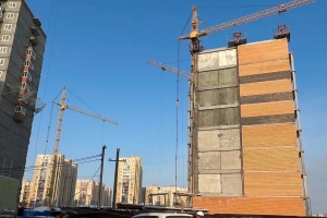 В Омске двум подрядчикам и главе фонда защиты дольщиков предъявлено обвинение из-за недоделанных домов на Перелета