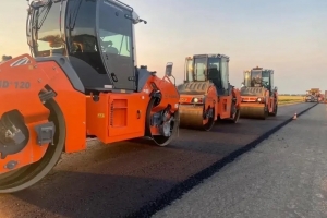 Виталий Хоценко дал старт обновлению дорог в Омской области