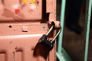 В Омске снесут тир школы №44