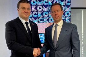 Хоценко и Тюрников обсудили развитие омского завода «Напитки Вместе»