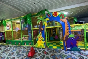 Владельца омского аттракциона, где 3-летний малыш получил травму позвоночника, оштрафовали на 350 тысяч