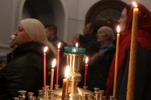 Митрополит Дионисий рассказал о трудностях с доставкой Благодатного огня в Омск