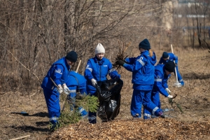 В омской «Птичьей гавани» волонтеры «Газпромнефть-СМ» провели большой субботник