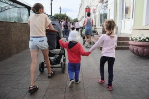 С мая омские многодетные семьи смогут получать пособие при небольшом превышении дохода